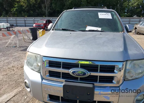 2011 Ford Escape z USA, uszkodzony, nr VIN 1FMCU0E748KA18737